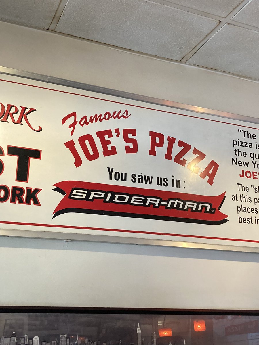 EARTH_1610_616's tweet photo. I went to the legendary place. Their pizzas are amazing https://t.co/LYzVSrYQOy