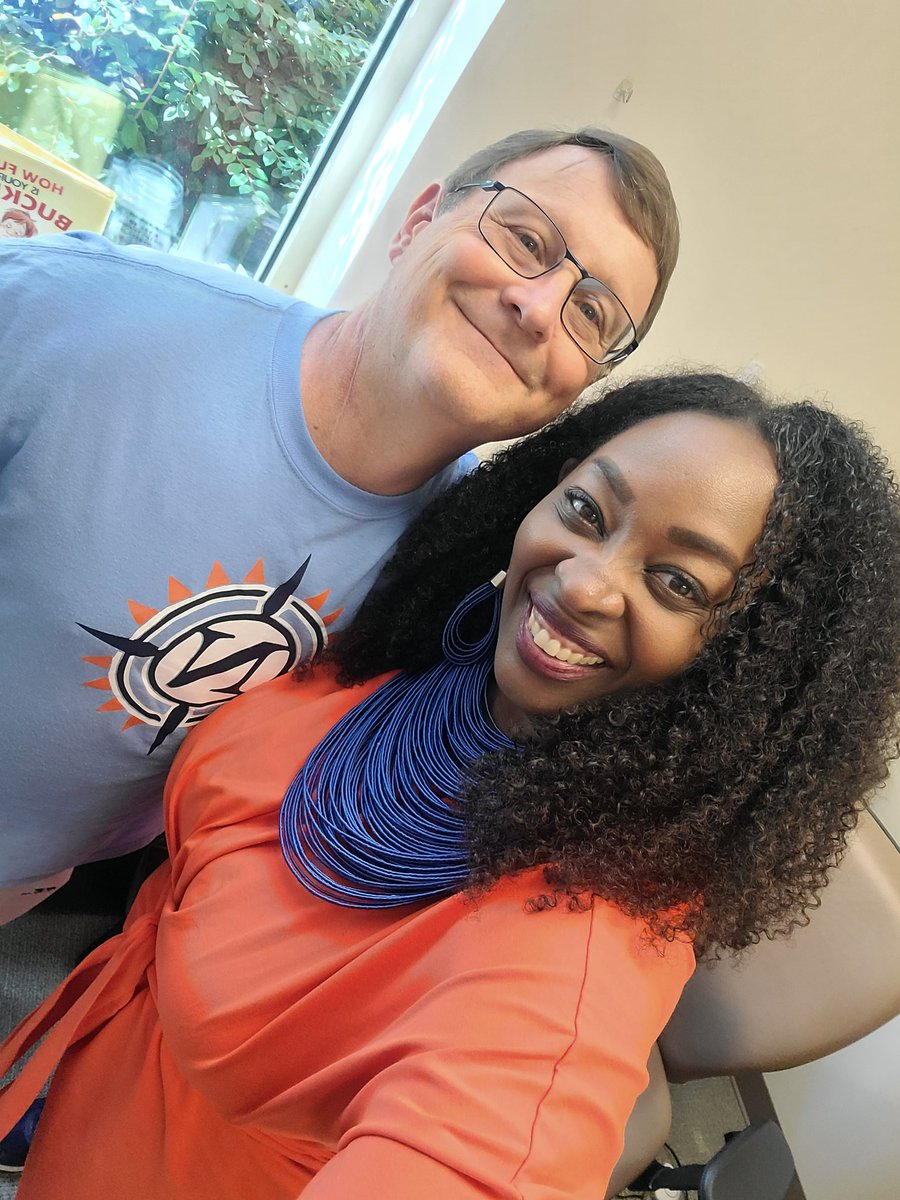 NESAPKJones's tweet photo. Allow me to reintroduce myself, at @NorthsideES I Am #APK😁🍎 Getting into the swing! #UseYourKey #HeartWork @chccs https://t.co/AihWoWZFRw