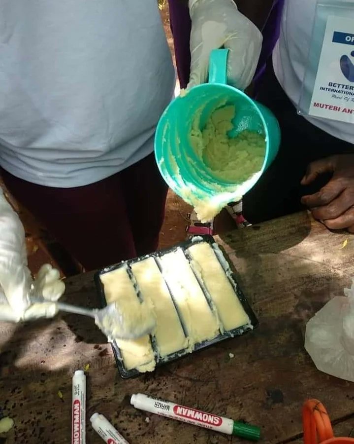 EnterSkills's tweet photo. Bar soap making workshop at refugee settlement camp. 

#enterskills #barsoap #refugees #empowerment https://t.co/CaTksByKoA