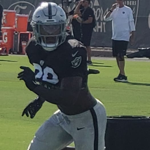 PaulHGutierrez's tweet photo. #Raiders RB @iAM_JoshJacobs is locked in https://t.co/JKb4aLB9FL
