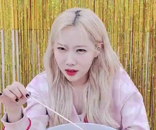 TheFeiler's tweet photo. A fish hat, but for Handong https://t.co/VGRtv3MvW3