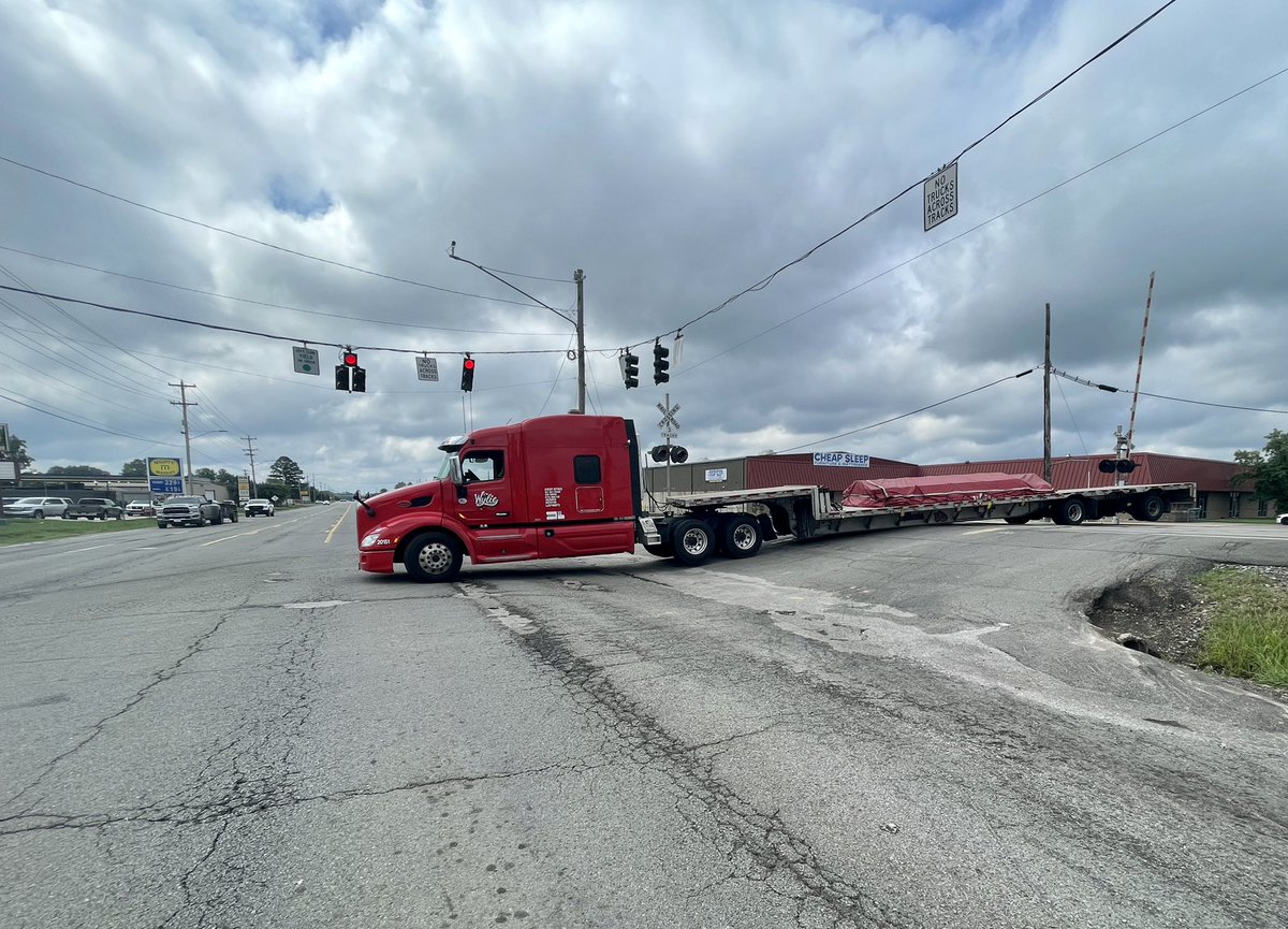 A semi is stuck on the train tracks at the intersection of Harkrider & Robins. CPD is on scene to help direct traffic. A tow service has been notified. We will update you all once the scene is cleared. Thank you in advance for your patience. #conwayarpolice #trafficnotification
