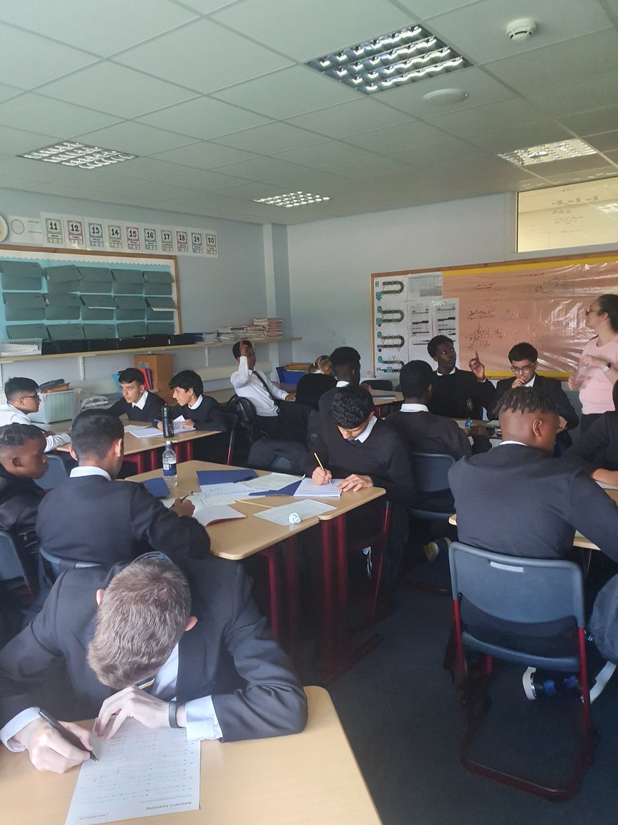 MathematicsSMA's tweet photo. First day of N5 Supported Study of the new year 💪😎. Fantastic commitment from the incredible young people of St Mungo's Academy #livingthedream @StMungosAcademy https://t.co/FyDGW9Qbzu