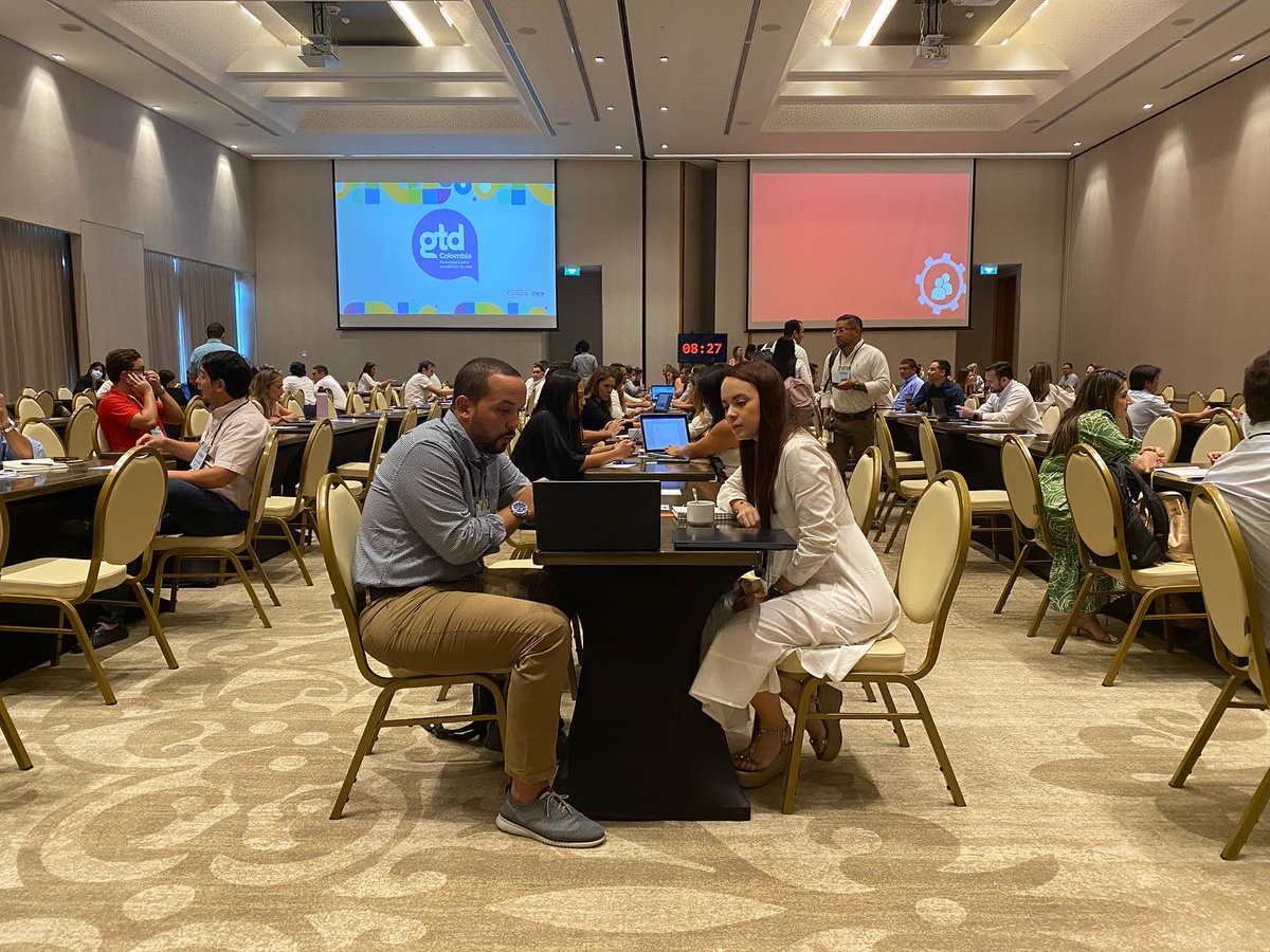 ProBaq's tweet photo. ¡Iniciamos las reuniones 1 a 1 en #PBTeConecta!
Nuestros participantes de la #RuedadeNegocios tendrán la posibilidad de generar oportunidades de negocio con empresas locales, así como integrar su oferta con las necesidades de proyectos de inversión que llegan al territorio. https://t.co/2nwWFn1wiX