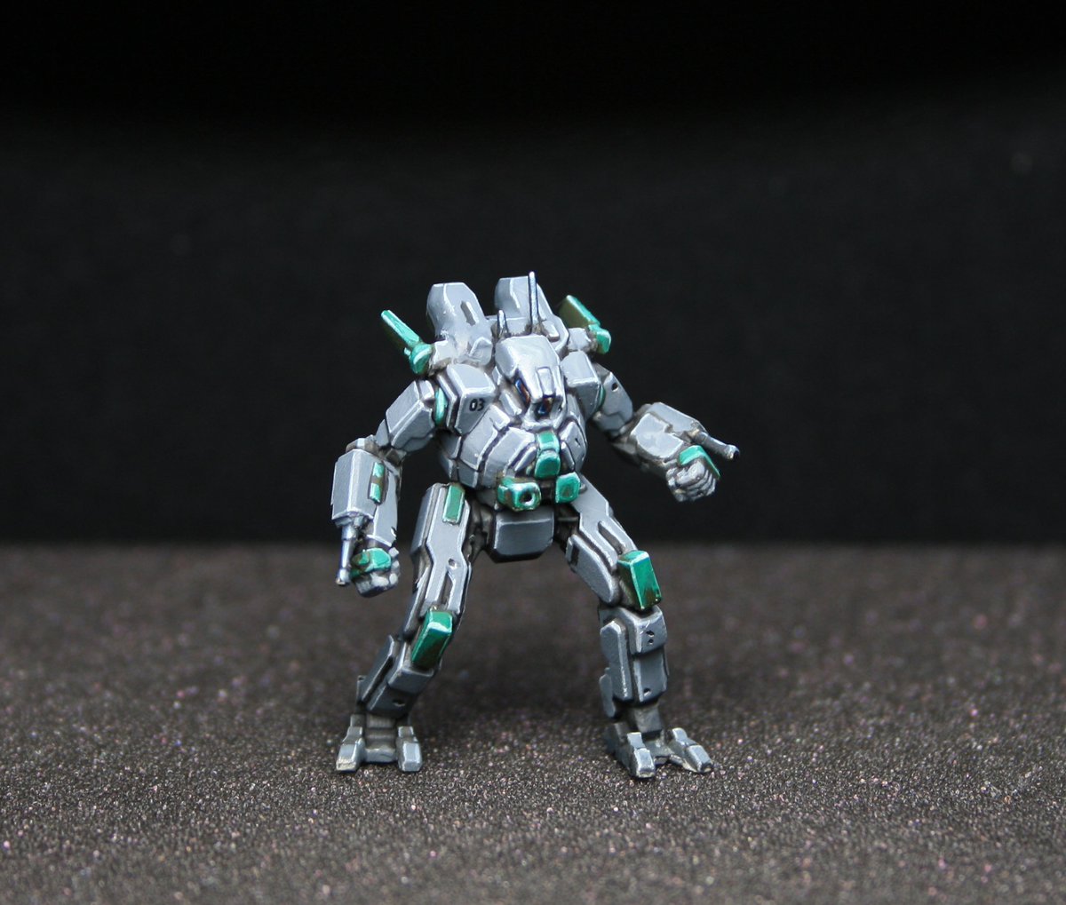 Spider getting ready for #battletech action

#minipainting #miniaturepainting #battletechminiatures #minis #miniatures #scifi