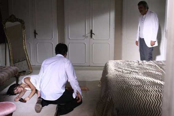 nneslihanardic's tweet photo. gercek #aşkımemnu fanlari bilir ki bihter 69 da ölüp 79. bölümde gömülür https://t.co/mhdrsxNYsz