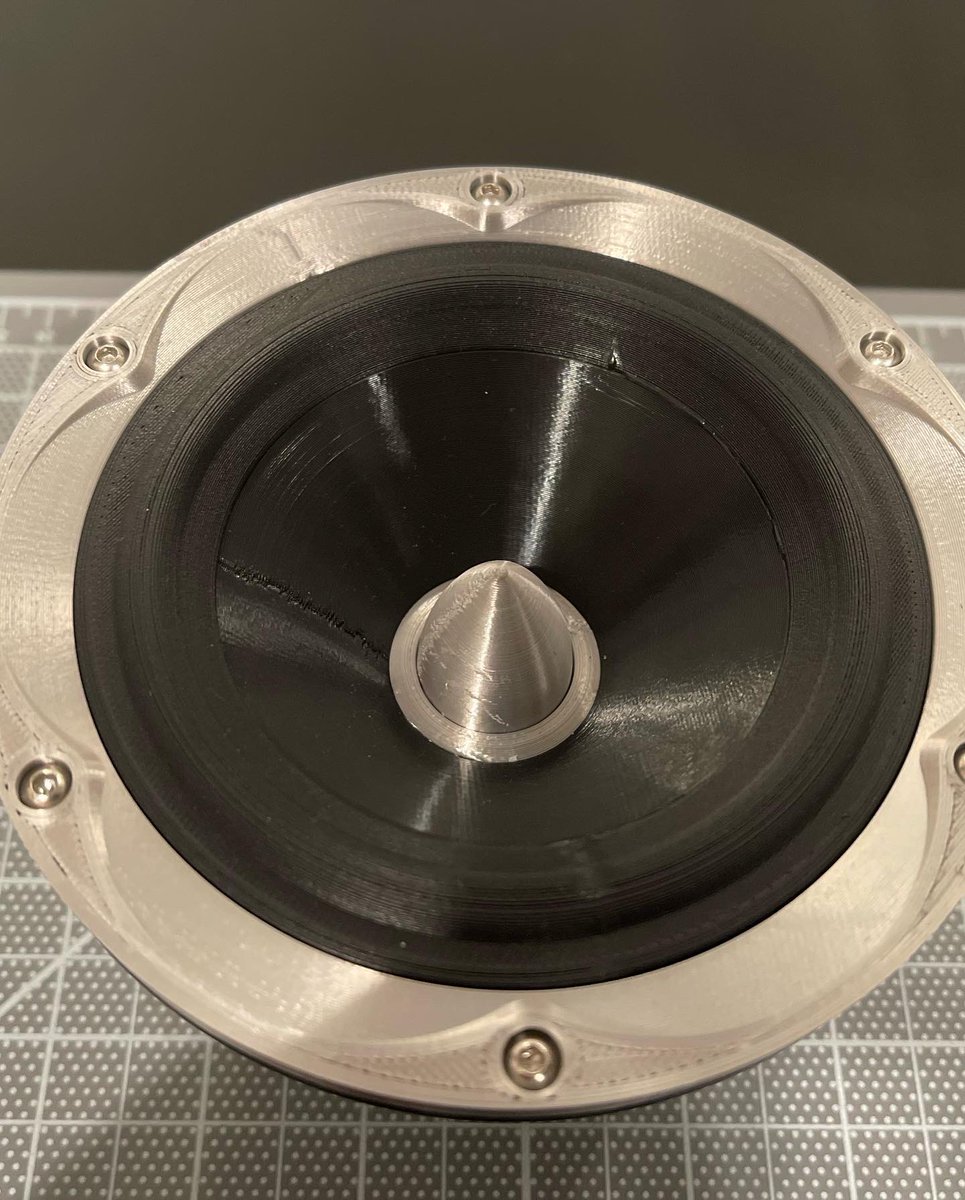 carbondesign_'s tweet photo. Flush mount version of my 100mm carbon fiber driver prototype. #carbonfiber #audio #driver #music #audiophile #prototype #design #3dprinting https://t.co/pwiKYa5si2