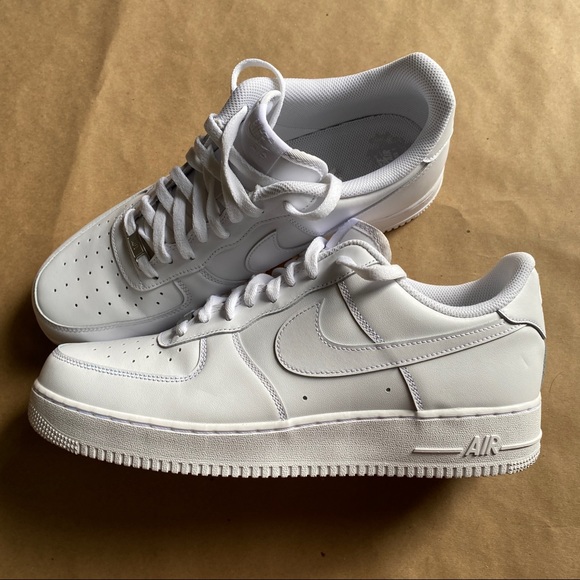Homo_Republic's tweet photo. So good I had to share! Check out all the items I'm loving on @Poshmarkapp from @CellarSaffords #poshmark #fashion #style #shopmycloset #nike #pineappleconnection #chaseauthentics: https://t.co/T6JIpZrlpQ https://t.co/VvaIj8numG