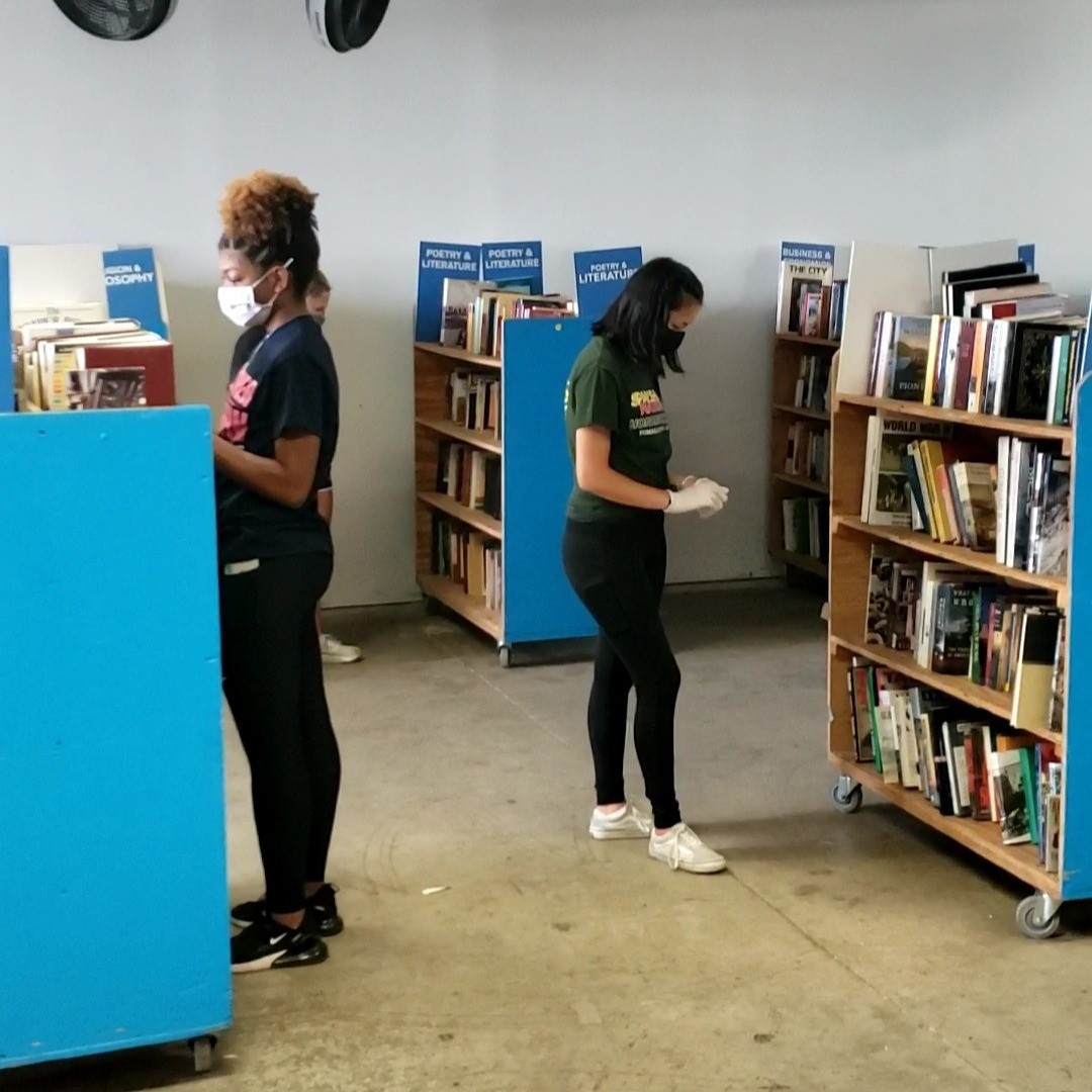 houstonlibrary's tweet photo. Starting next month, @houlibraryfdn monthly book sales are back! On Sept. 3, visit the #FriendsofHPL Warehouse located at 6510 W. Little York Rd., Houston TX 77040 between 10 AM - 2 PM to get some new books while supporting us, too. #ILoveHPL #HPLF #BacktoSchool https://t.co/EABE2j74g4