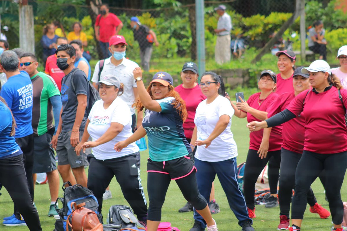Quedan inaugurados los Juegos Magisteriales del Departamento de #LaLibertad. 🏊🏼‍♀️⚽️🏀🥎

¡Bienvenidos a esta su casa el parque El Cafetalón! 🤩👏🏼