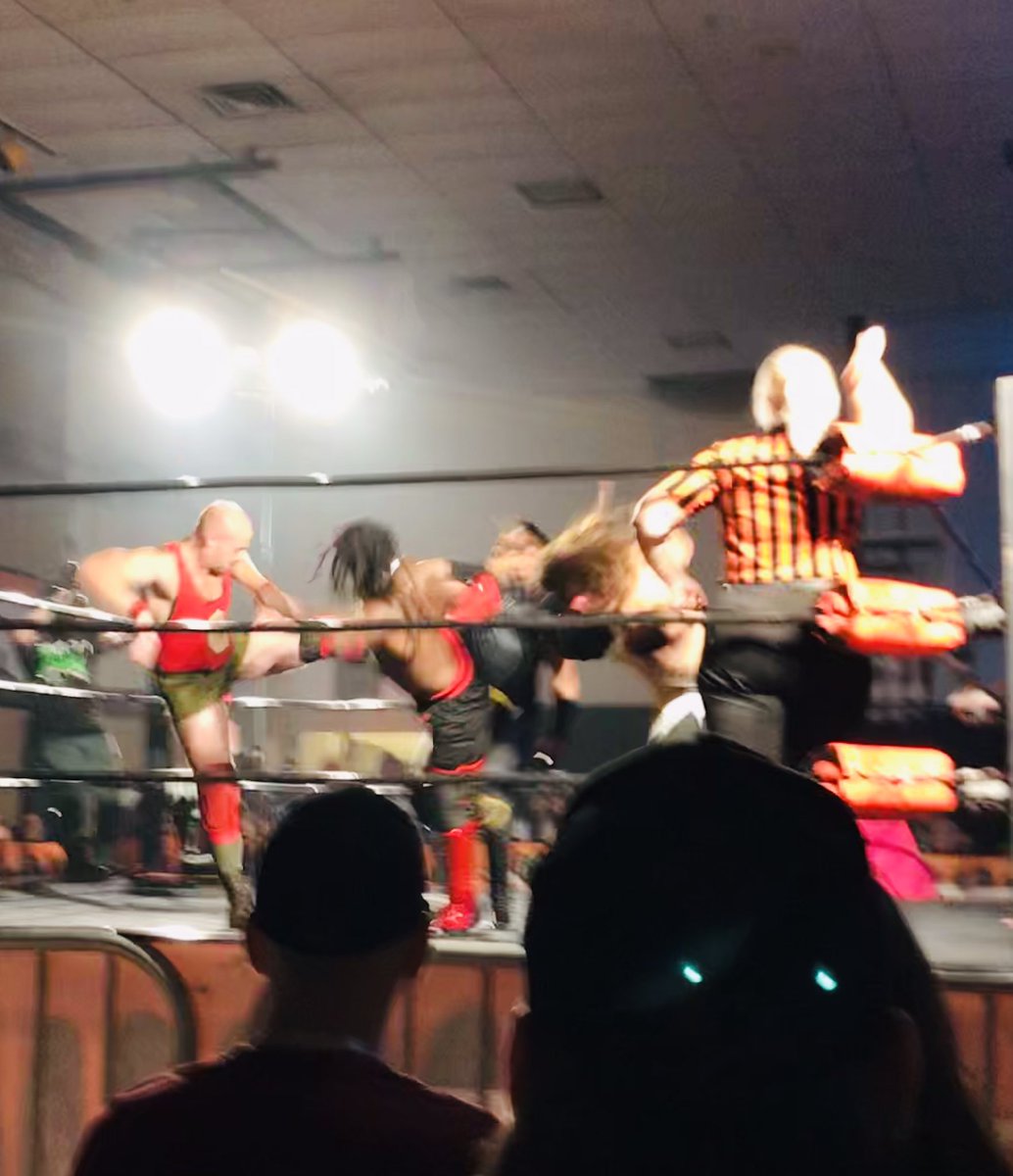LA_Greatest's tweet photo. Alright had to take a brief intermission because my phone died but onto the next, Rich Swann vs Warhorse vs Man Scout vs maybe Damian Chambers added himself to the match after he &amp; Bravo crashed the event I’m still not sure lol but I loved every second of it! #SundayFunBEY https://t.co/d8lI9JwaBJ