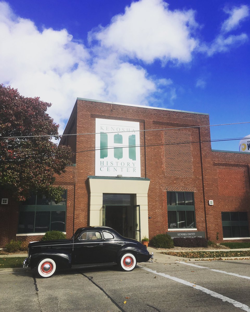 KenoshaHistory's tweet photo. Join us this Friday, August 26 for our next Classic Car Cruise-in night. The museum and gift shop will stay open until 7 PM and Fry Daddys food truck will be serving up delicious food in the parking lot all evening.

All classic cars are welcome for this FREE event! https://t.co/GnuA0tUBDy
