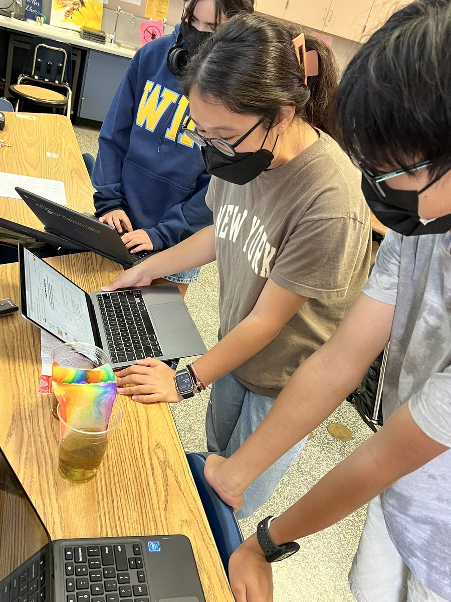 zhenbio's tweet photo. Explore, observe, investigate! 
#zhenhonorsbio
#water_properties
#whstoday https://t.co/kaIMLSsplT