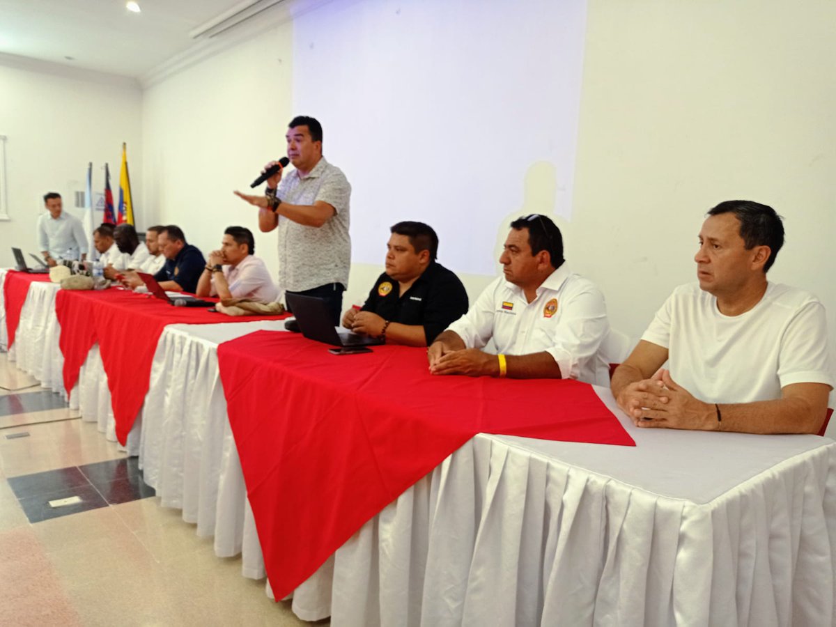 Central Unitaria de Trabajadores tweet media