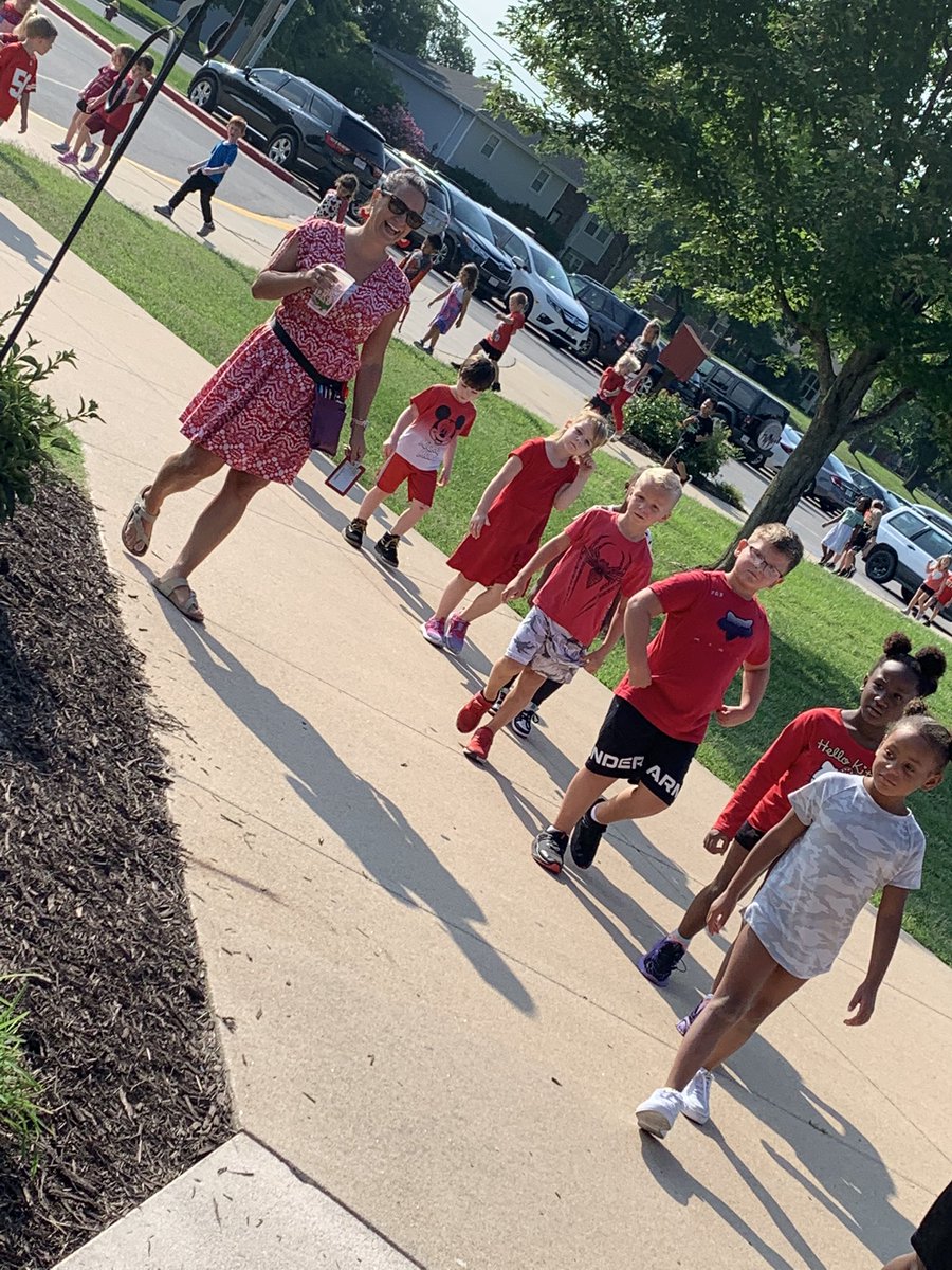 chskyhawk's tweet photo. It’s RED day in Kindergarten!! https://t.co/yaX0evGLeQ
