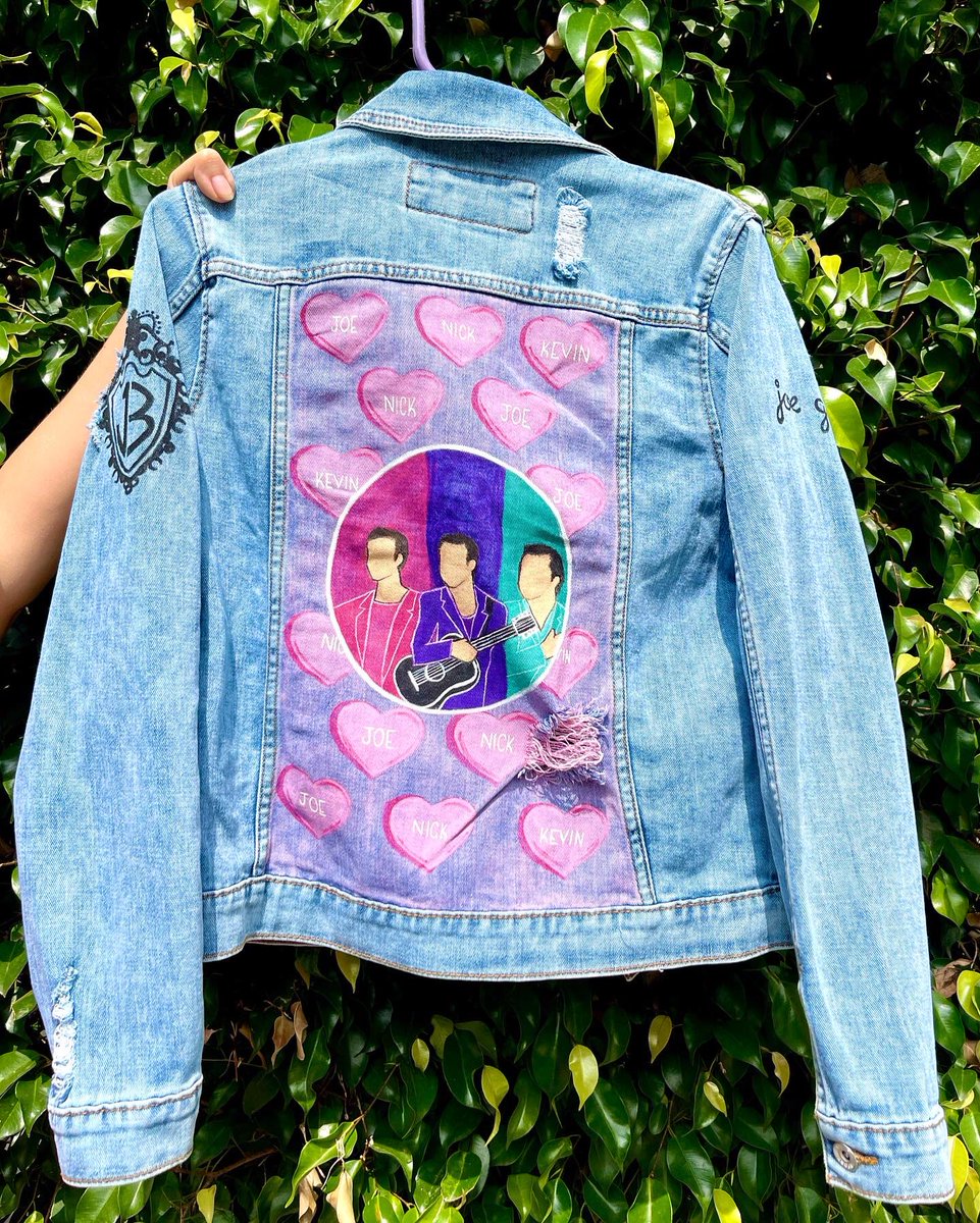 zuka_artmx's tweet photo. #ChamarraPersonalizada #JonasBrothers ❤️
Realizamos cualquier personaje, deportista, caricatura, artista…
WhatsApp 5620191585
#manosmexicanas #hechoconamor #pintadoamano #handpainted #hechoamano #mexico #jobros #jonas #jonaslover #jonatics #jonatic #jonasbrothersconcert https://t.co/Dx38AjL9Um