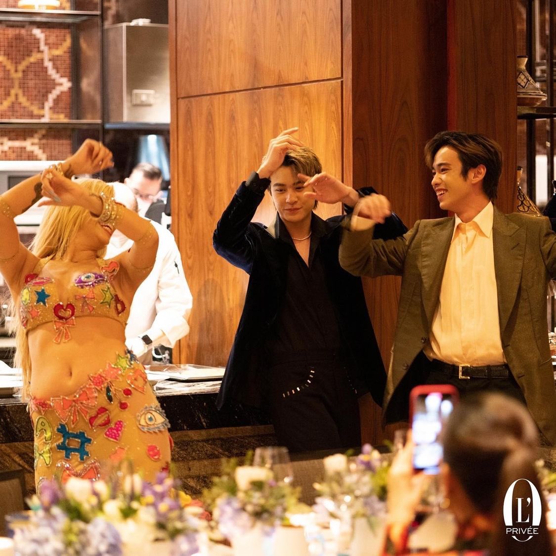 krwxciii's tweet photo. เด็กแฝดบันเทิงเลยนะ 🤣🤣🤣👏🏻✨🌟🫶🏻🥰🥹
#PriveeClub
#LOfficielPrivee
#SiamKempinski
#LOfficielThailand
#TRINITY_TNT https://t.co/yA0lNjxDz4