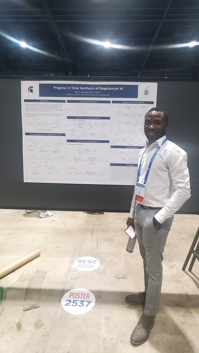Tepe_Lab's tweet photo. @dare_george_ gave his poster presentation on “Progress in Total Synthesis of Nagelamide W” at ACS Conference in Chicago. #ACSFall2022 #ACSChicago @MSUChem https://t.co/guJKKDFRVI