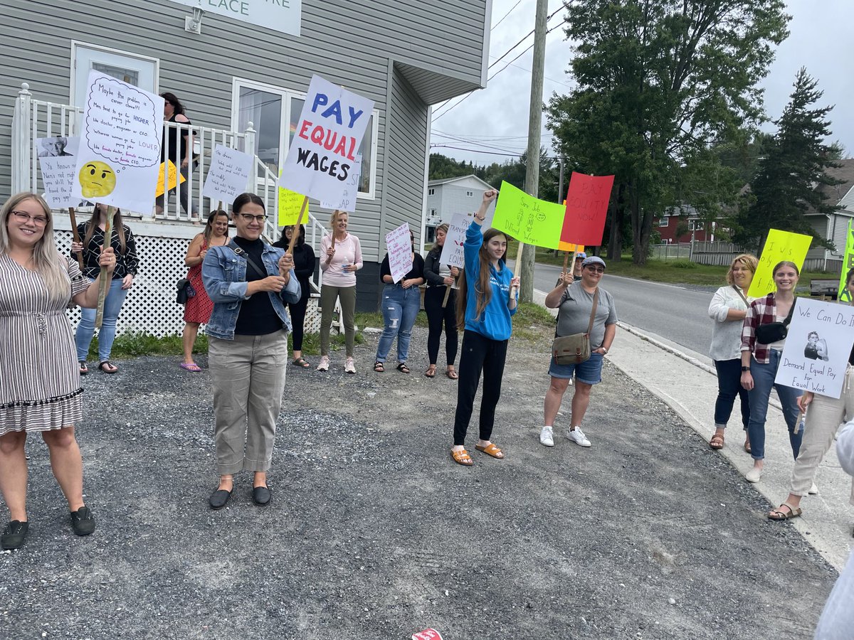 StatusofWomenCB's tweet photo. Pay equity walk out at Women’s centre ⁦@BerniceCBC⁩ ⁦@boiradio⁩ https://t.co/Mw0gfBq9rR