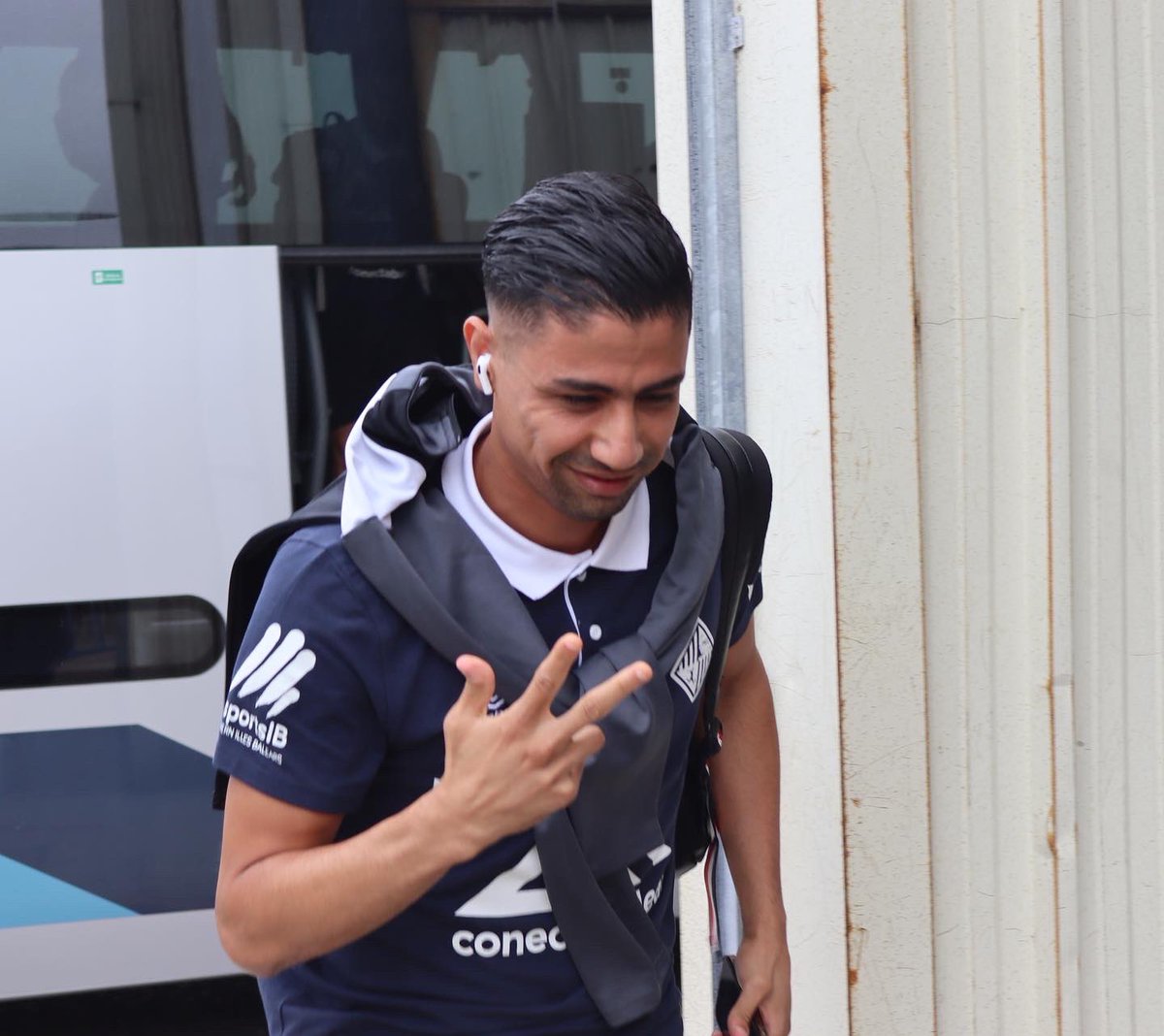 PalmaFutsal's tweet photo. Ya hemos llegado a A Malata.
๐๐จ๐ง๐๐๐ง๐ญ๐ซ๐๐๐จ๐ฌ
#Pretemporada
#Tutambรฉjugues
#SOMPalma
#ADNPalmaFutsal
#EuroPalma
#GOPalma
#PalmaFutsal2023 https://t.co/jpJYcPxFhy