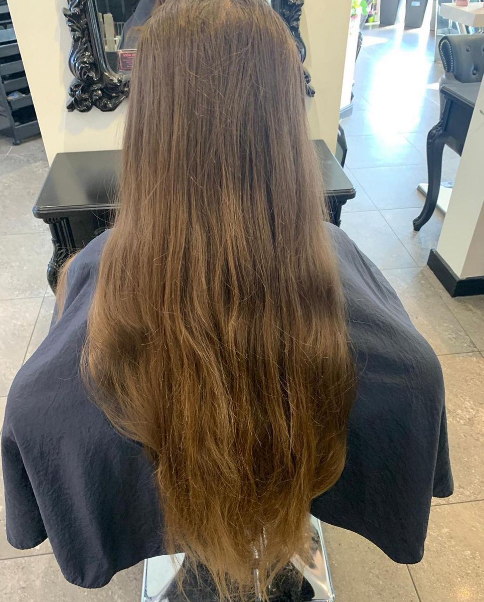 BuckshawHub's tweet photo. Babylights have our heart.💛

They're a great way to add definition to your hair without damaging it.💇‍♀️

They were perfect for this customer, as they look natural and allowed her to keep the length to her hair. 🙌

 01772 453435 to book.

#babylights #hairtransformation https://t.co/lFlQ6brAR6