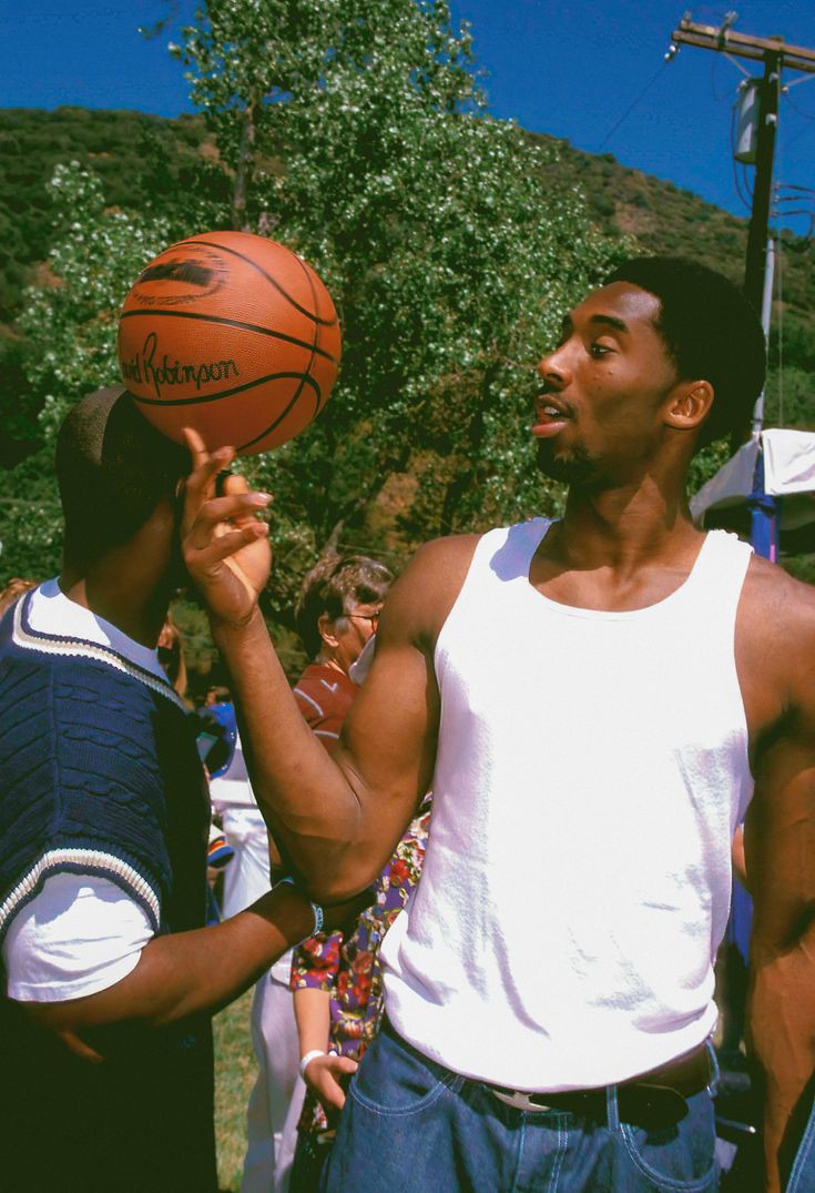 daniiallendee's tweet photo. #MambaDay 🐍🖤 24/8 

Leyends Never Die. https://t.co/XkClqnwbyl