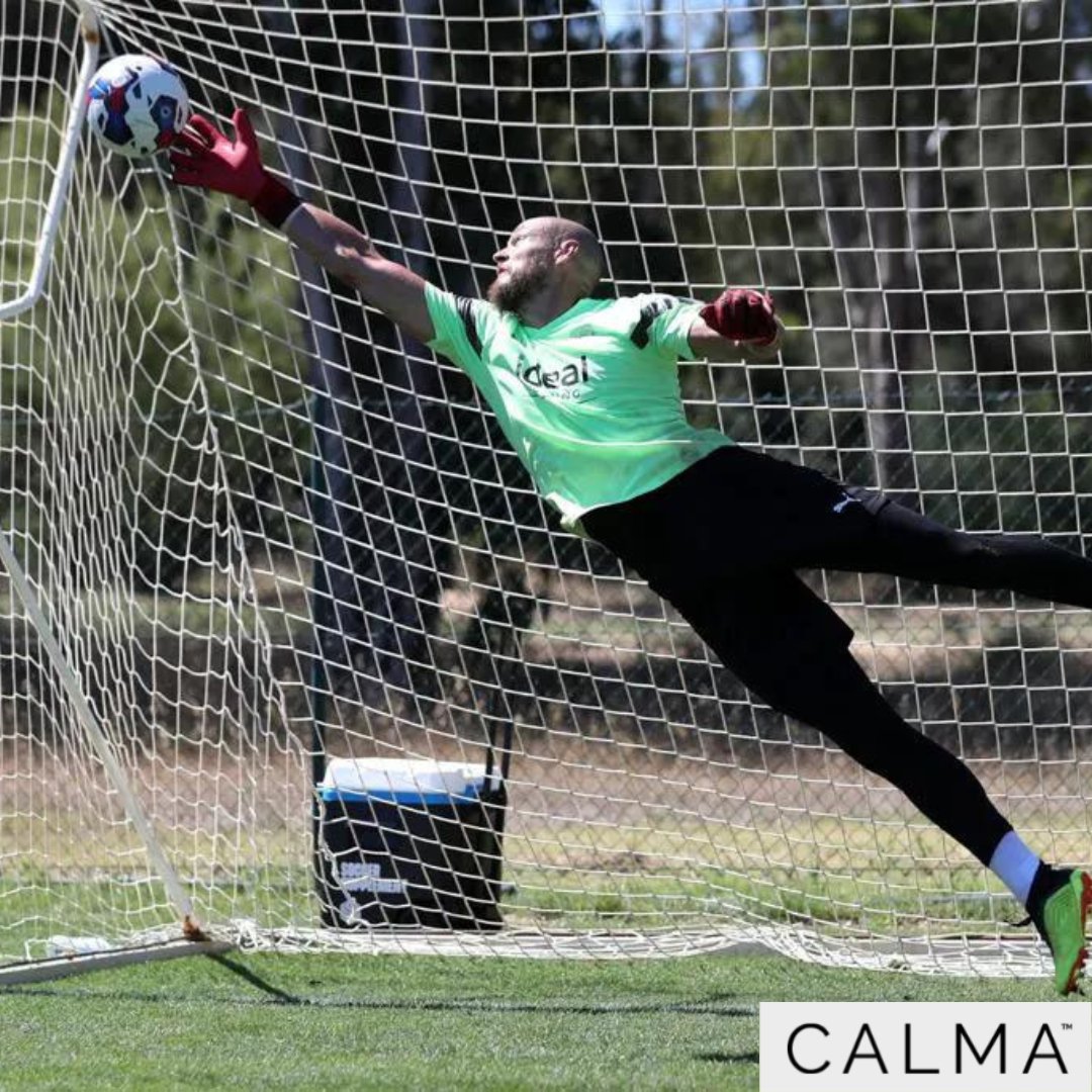 CalmaGK's tweet photo. Casual save for WBA’s Number One 🤷‍♂️🧤

#KeepCalma #Calma #PlayTheNow #goalkeeper #goalkeeping #football #wba #efl #training https://t.co/VIBJcIUBHk
