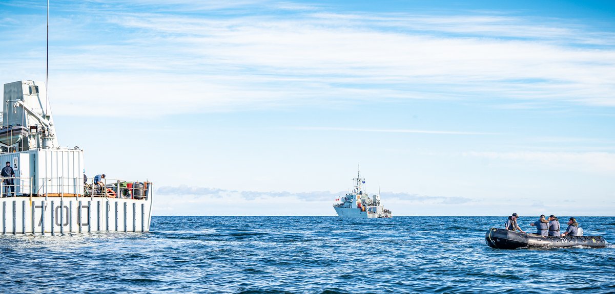 CJOC_COIC's tweet photo. #DYK the Kingston-class vessels were built to take on different payloads, including the REMUS #HMCSKingston and #HMCSSummerside used to detect UXO off the coast of 🇫🇷 earlier this week? @RoyalCanNavy #OpREASSURANCE #SNMCMG1 https://t.co/iBNo3Hi2J6