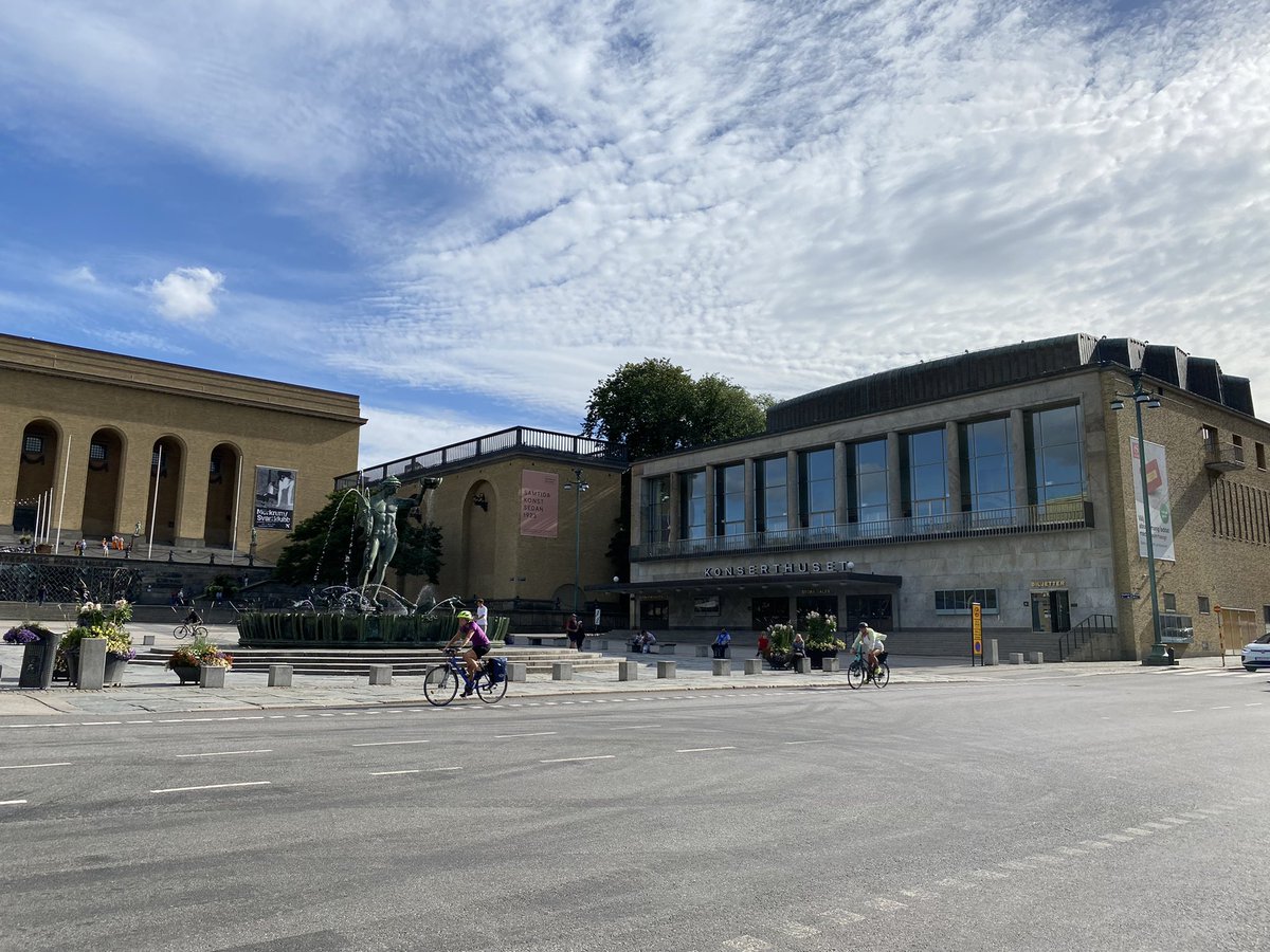 KatieHThomas's tweet photo. Week 1 complete! 🇸🇪 🇸🇪 🇸🇪  @GbgSymfoniker #GothenburgSymphonyVocalEnsemble #GuestConductor Next week the chorus! (NB.last photo, LHR!) https://t.co/4DmqBikPWw