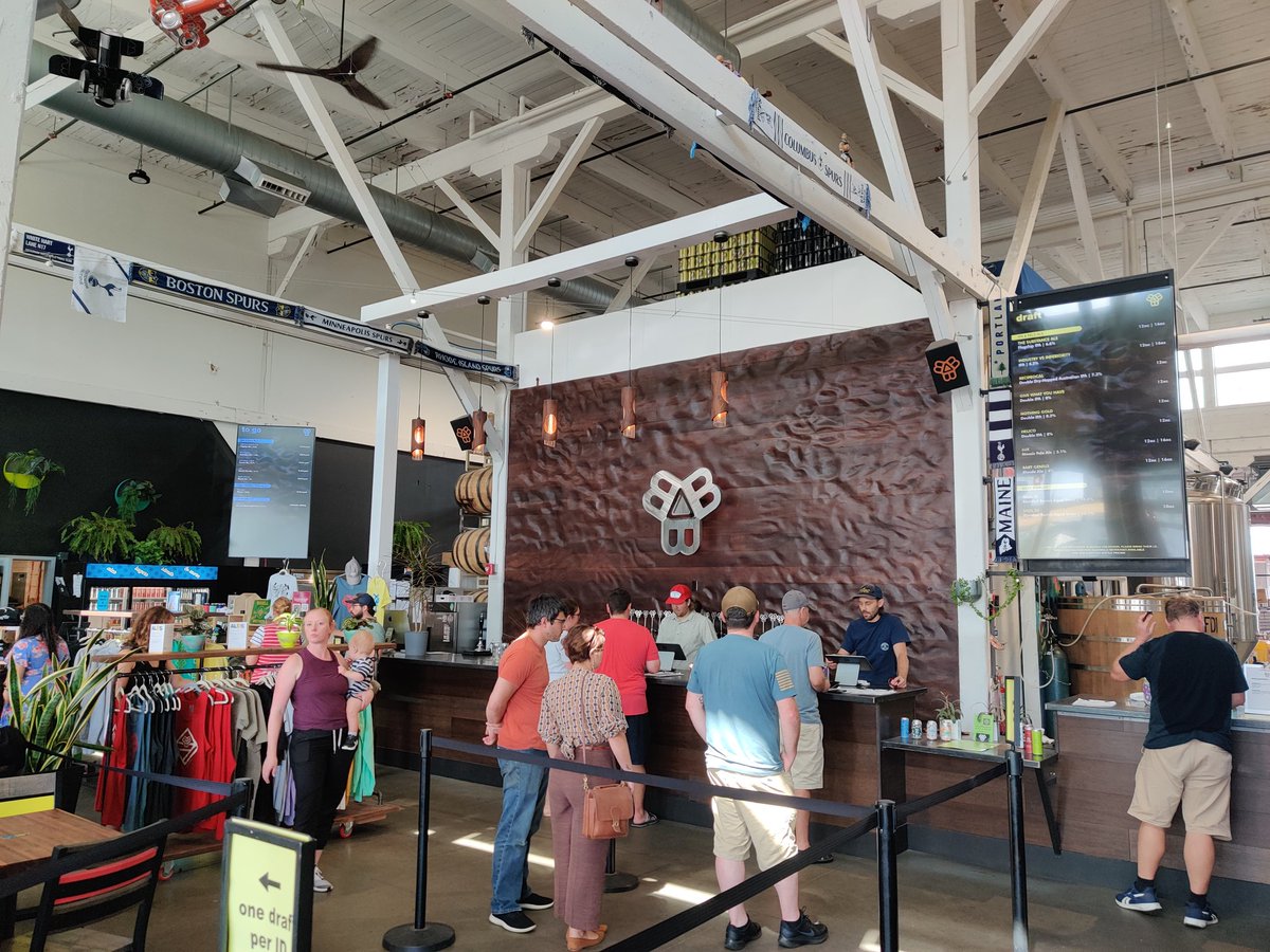 The glorious smell when entering the <a href="/BissellBrosBrew/">Bissell Brothers</a> taproom 🤤🤤🤤 The beer ain't bad too! 😁