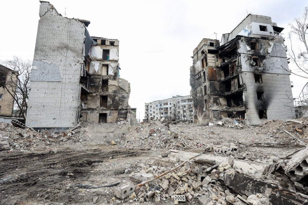 IngridaSimonyte's tweet photo. Ukrainians are already rebuilding their country &amp; we must help. 
Lithuanian Gov approved first emergency reconstruction projects in 🇺🇦. 
🇱🇹will set up a mobile housing facility &amp; rebuild a school in Borodyanka, a kindergarten in Irpin, &amp; a bridge over Trubizh river in Kyiv region https://t.co/1SDPt9gKvL