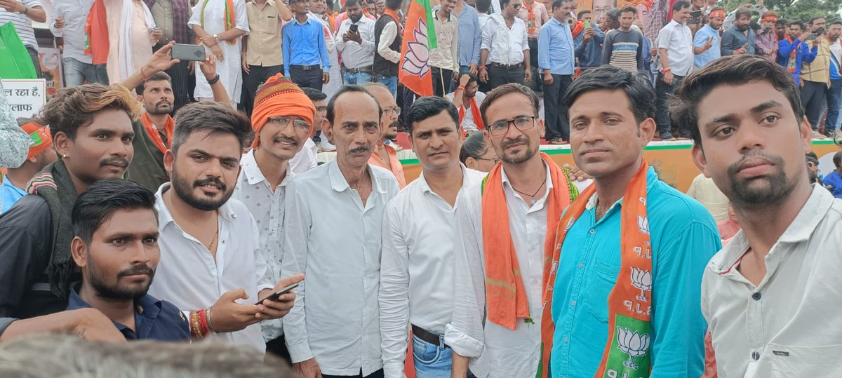 बेरोजगारी एवं युवाओं को 2500 रू बेरोजगारी भत्ता वादाखिलाफी के विरोध में भाजपा जनता युवा मोर्चा द्वारा आयोजित "मुख्यमंत्री निवास घेराव" कार्यक्रम में शामिल हुआ।
<a href="/Tejasvi_Surya/">Tejasvi Surya</a> 
<a href="/AmitSahuBjp/">Amit Sahu</a>