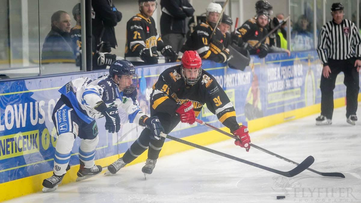 BristolPitbulls's tweet photo. 🐶 x ✈️

The Pitbulls &amp; @jethockey can confirm a two-way agreement that will see forwards Christian Mohr and Lukas Smital along with defensemen Jacob White-Sey and Jacob Minter join the Pitbulls. https://t.co/PKFTmr77Qt