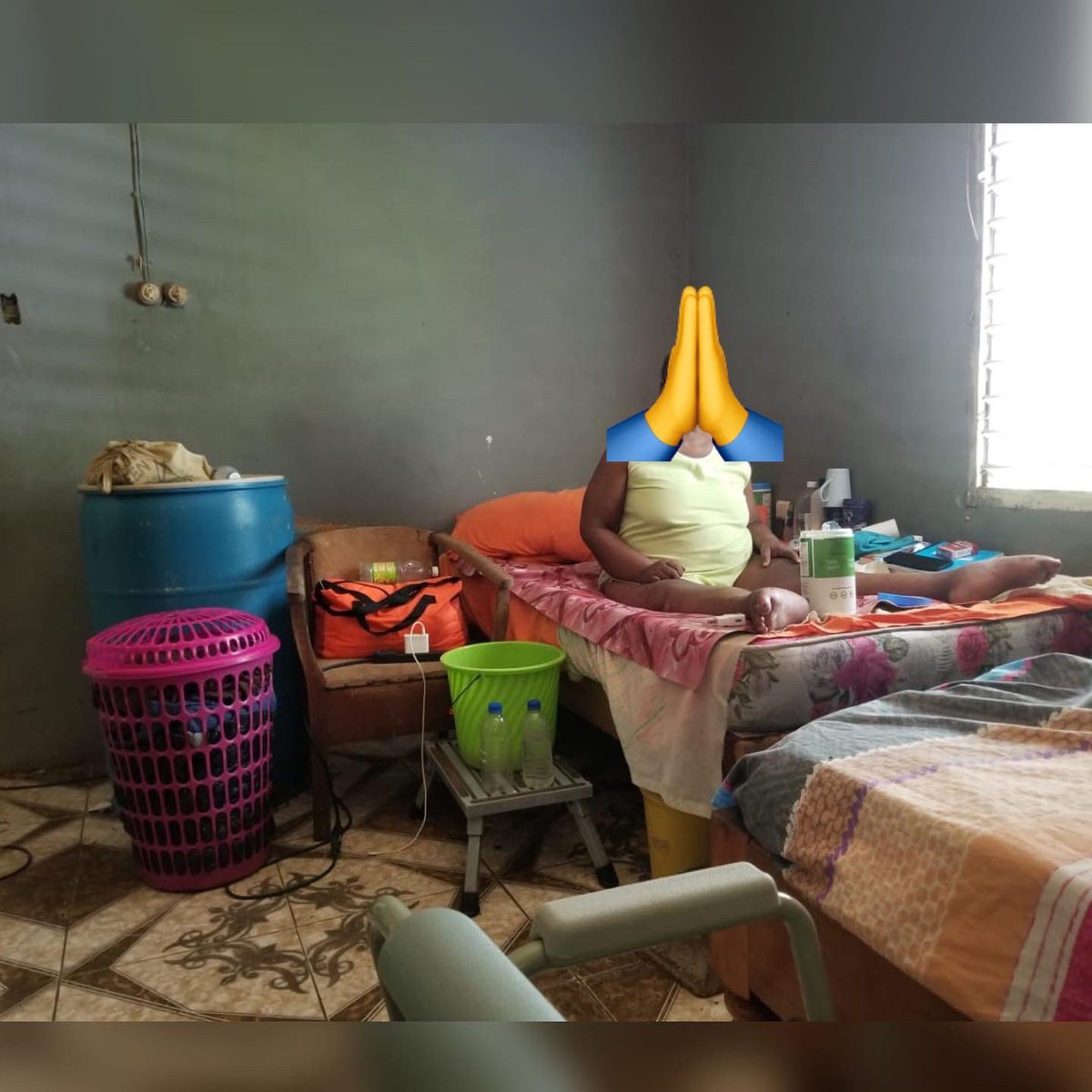 thug_foundation's tweet photo. 🟣 Help A Neighbour Project 🟣

🚨YOUR ASSISTANCE IS NEEDED🚨 

👤Subject A: began suffering from severe back pain almost 17 years ago. She was diagnosed with Spinal Paralysis and this condition has led her to be bedridden. 
Subject A lives in the parish of Portland. https://t.co/s5eNJpEDqc