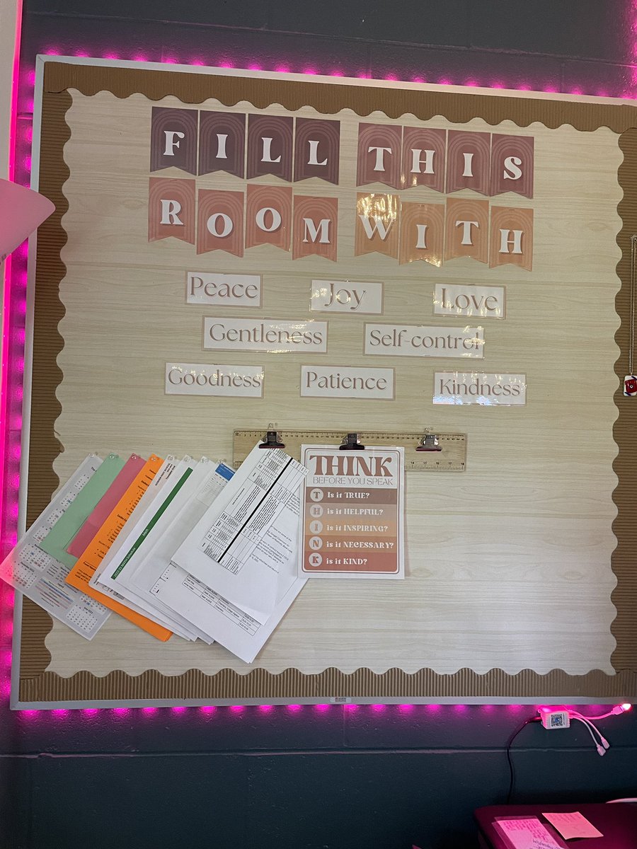 mrscookghs's tweet photo. New year, new decor! @GoshenWarriors @GoshenLocal https://t.co/XoGcGZcZfh