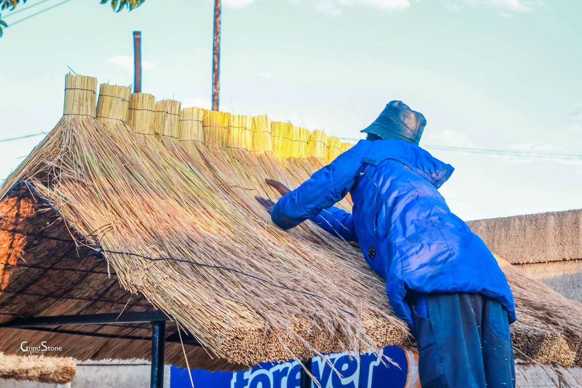 Always ready for  challenge, this recent project #Thatching and property refurb. 
Redid the outdoor entertainment area at Warren Park Bar, revelers can now enjoy cold ones in comfort 
Get in touch we have some marvelous carpentry work that will maximise you interior spaces