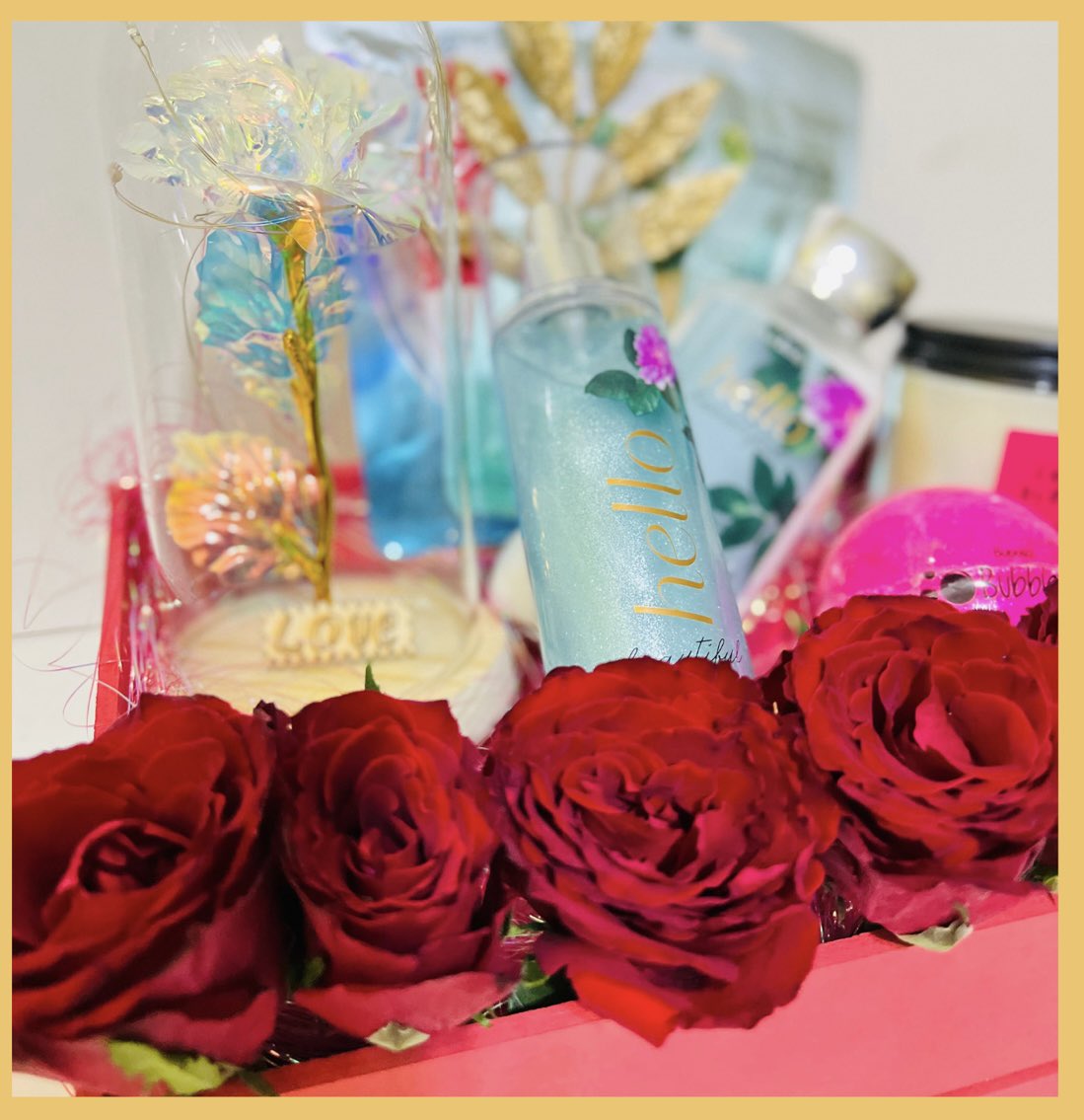 wrapser1's tweet photo. Was the perfect gift for their anniversary 😍😍❤️ https://t.co/RARAf3TAvC