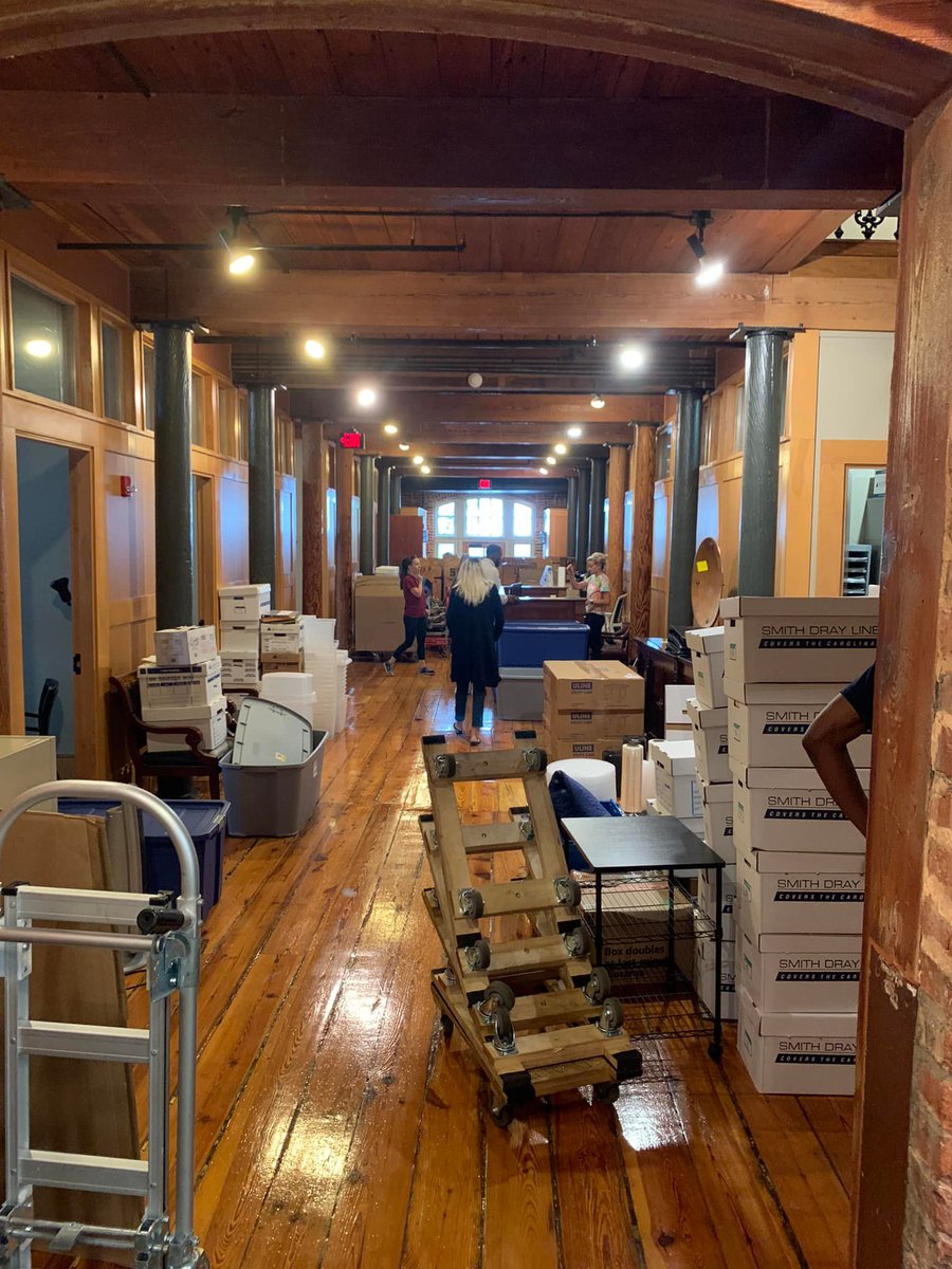 RobinsonGraySC's tweet image. 𝗜𝘁'𝘀 𝗠𝗼𝘃𝗶𝗻𝗴 𝗗𝗮𝘆 𝗮𝘁 𝗥𝗼𝗯𝗶𝗻𝘀𝗼𝗻 𝗚𝗿𝗮𝘆! And it's bittersweet as we leave this historic home that has served us so well.

Read Founding member 𝗕𝗲𝗰𝗸𝘆 𝗟𝗮𝗳𝗳𝗶𝘁𝘁𝗲's reflective blog post about the move here: bit.ly/3AHoeb0