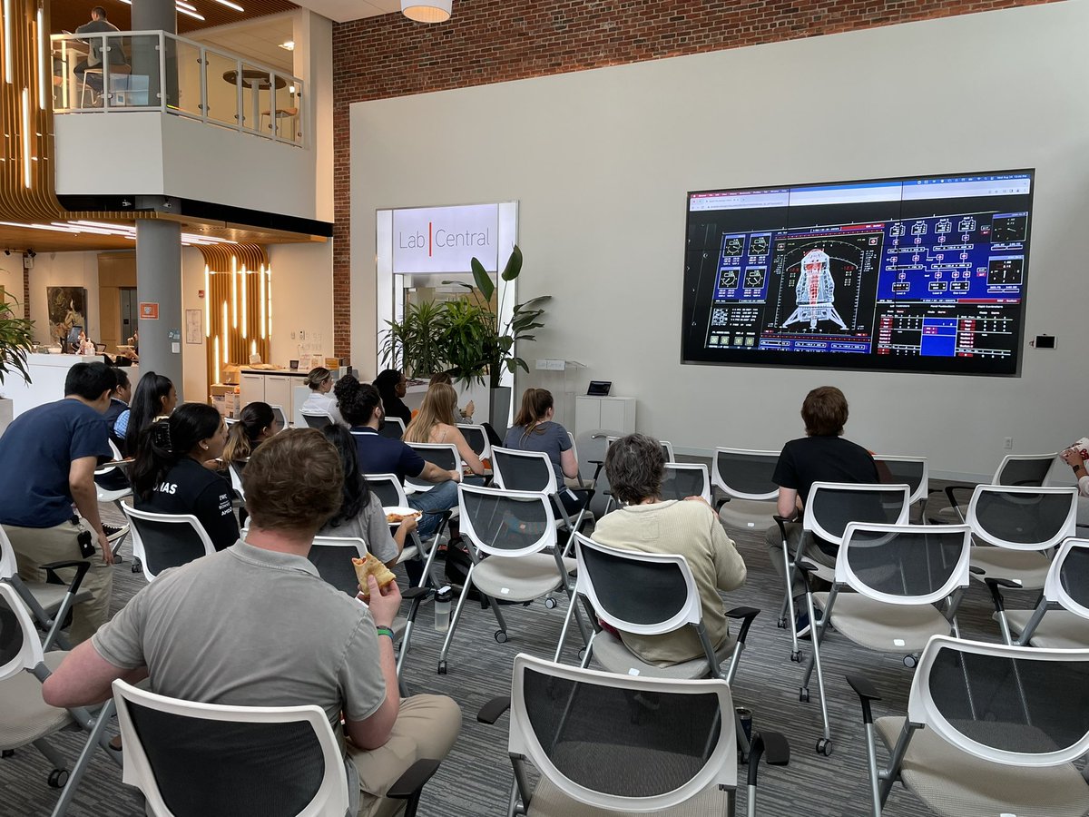 ShaziaMir71's tweet photo. It’s showtime @labcentral! Grab a special bookmark, sample astronaut food, enjoy pizza, popcorn and Matt Demon on the big screen #ItsChillTime 🎥🍿🪐 https://t.co/AYwzu6EK3i