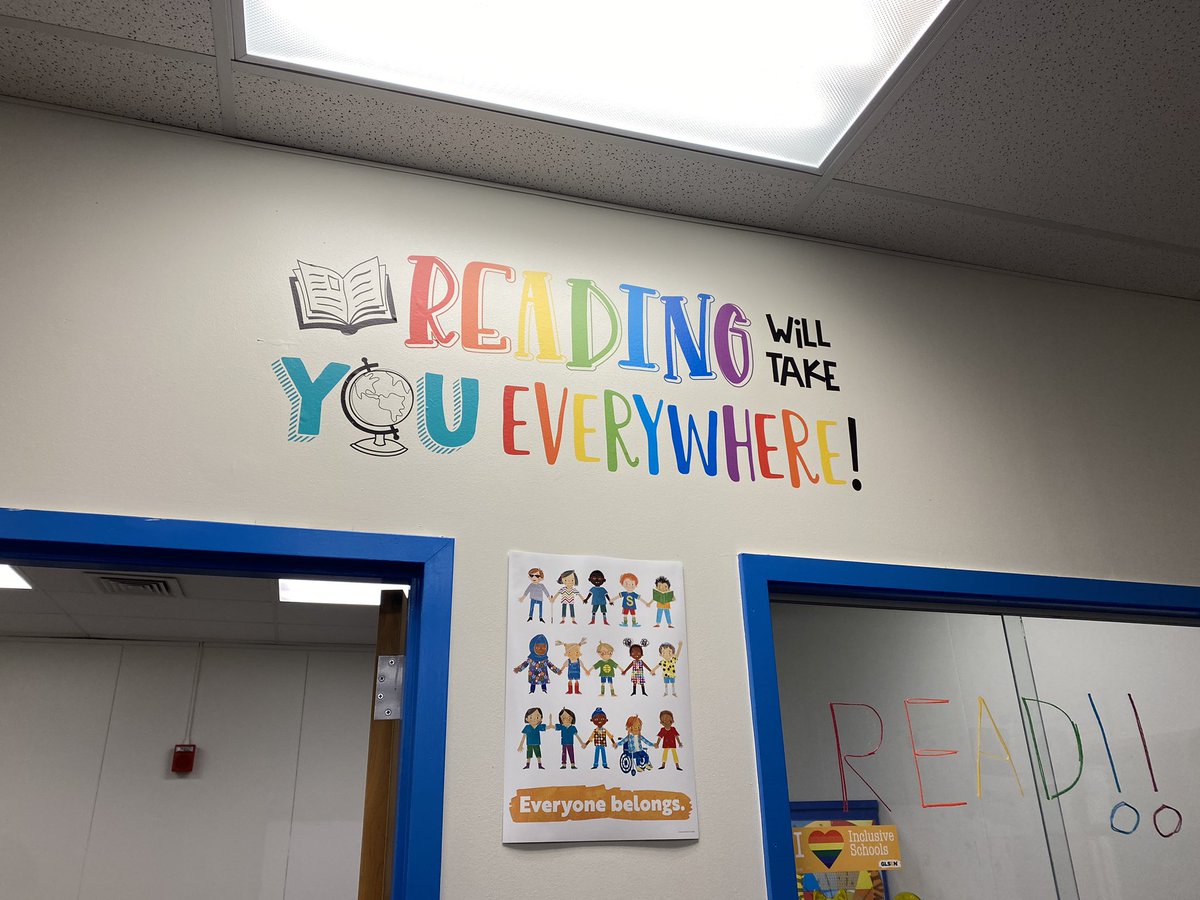 Burroughs_Media's tweet photo. New year, new sign! Getting excited to meet students next week! https://t.co/pWlFEXD05r