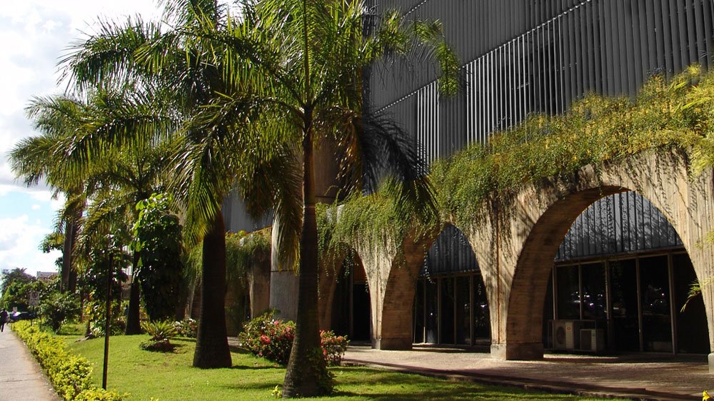 Foro Trabalhista de Brasília suspende atividades presenciais nesta quarta (24)
trt10.jus.br/ascom/?pagina=…