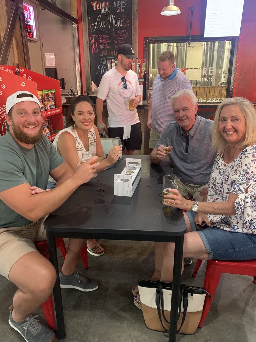 How do you know if someone likes craft beer? 

Don’t worry, they’ll tell you. Comedy Night is Saturday night! 

Get your tickets at the link below: 
eventbrite.com/e/hare-larious…