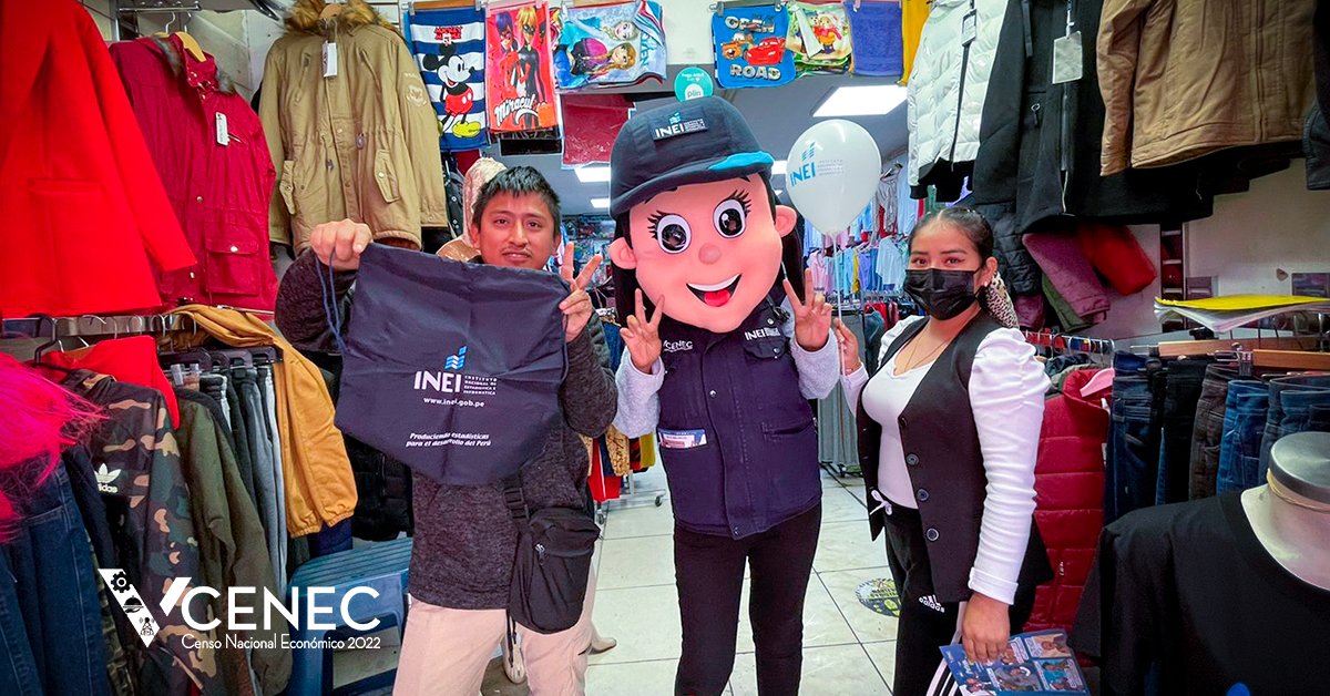 INEI_oficial's tweet photo. Funcionarios del #INEI recorren los establecimientos del mercado Super Plaza y la zona comercial de Túpac Amaru de Villa, en Chorrillos, para realizar actividades de empadronamiento y difusión del V Censo Nacional Económico #VCENEC 2022. https://t.co/CvHsY4xHrI