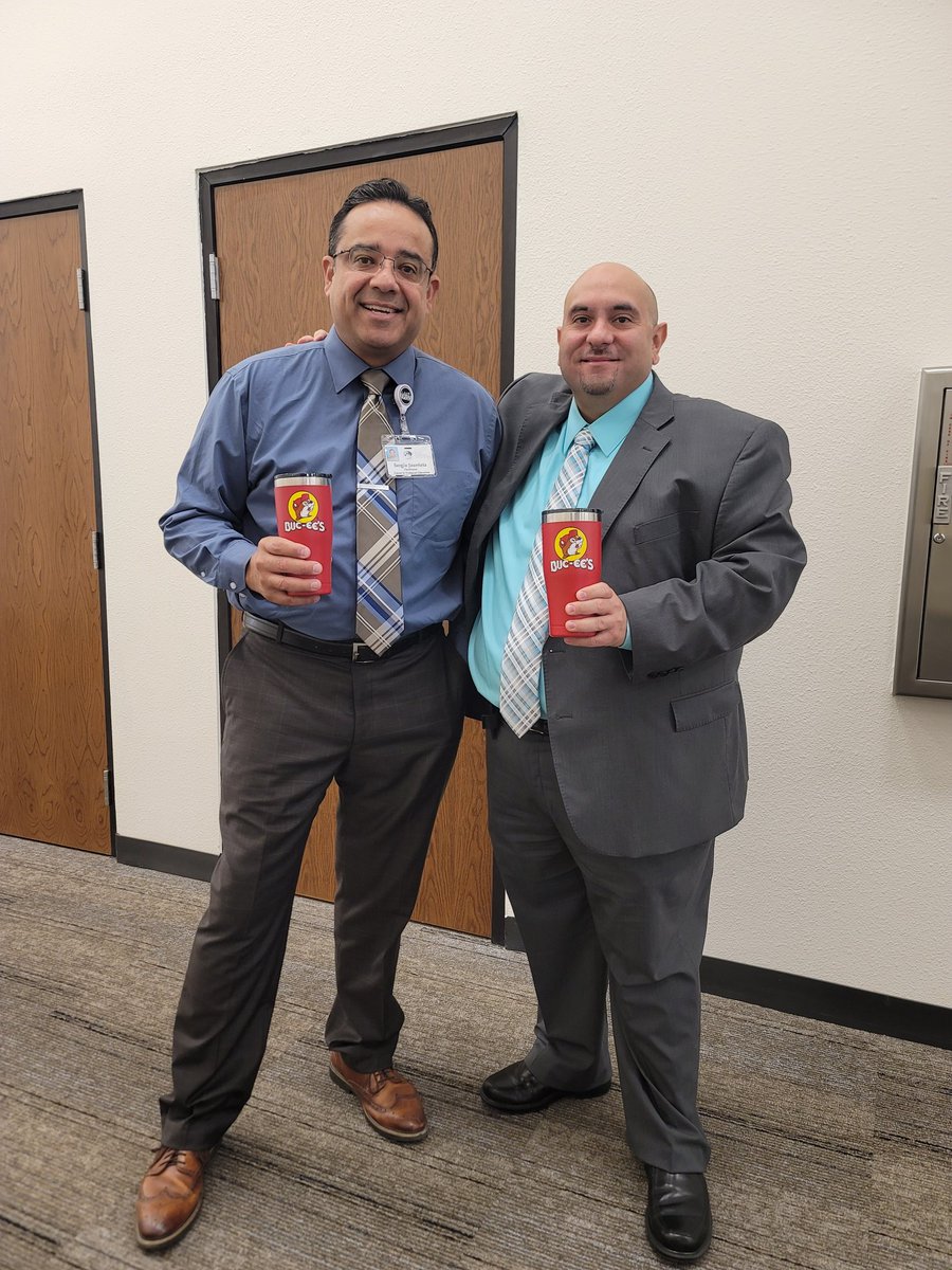 D_Aguayo_CTE's tweet photo. What a way to start the day! Special thank you to @JaurrietaSergio and @fmarquez100 for making the morning staff develop sessions extra special. The @chapinpltw mariachi students were amazing! #IAMEPISD #IHEARTCTE #R19 https://t.co/p8oFGv6uYo