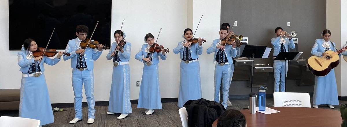 D_Aguayo_CTE's tweet photo. What a way to start the day! Special thank you to @JaurrietaSergio and @fmarquez100 for making the morning staff develop sessions extra special. The @chapinpltw mariachi students were amazing! #IAMEPISD #IHEARTCTE #R19 https://t.co/p8oFGv6uYo