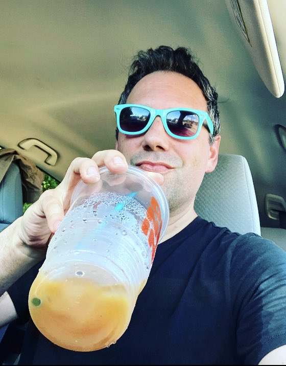 Ontologics's tweet photo. Running three miles / drinkin coffee / preproduction drum writing sessions / guitar demo overdubs / tweak tweak / LP IV stuff. #WeAreDiggingIn https://t.co/aTt7EKQLBn