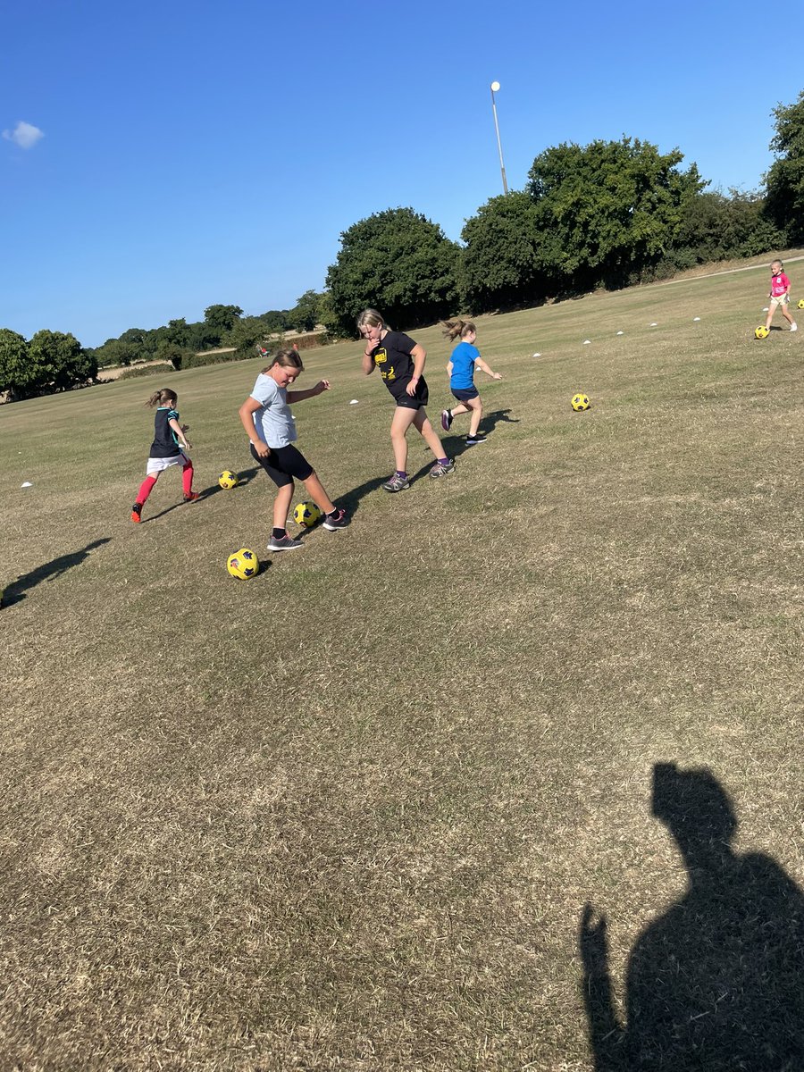 cas_coach_'s tweet photo. Launch night at rollesby wildcats/squad session amazing session and lots of girls loving football β½οΈ we are next to @RollesbyPrimary on the field at village hall come down and see us on a Wednesday 4-5pm or contact @Motive8Sports for more information #letgirlsplay #rollesby https://t.co/LVNy1xDZdc