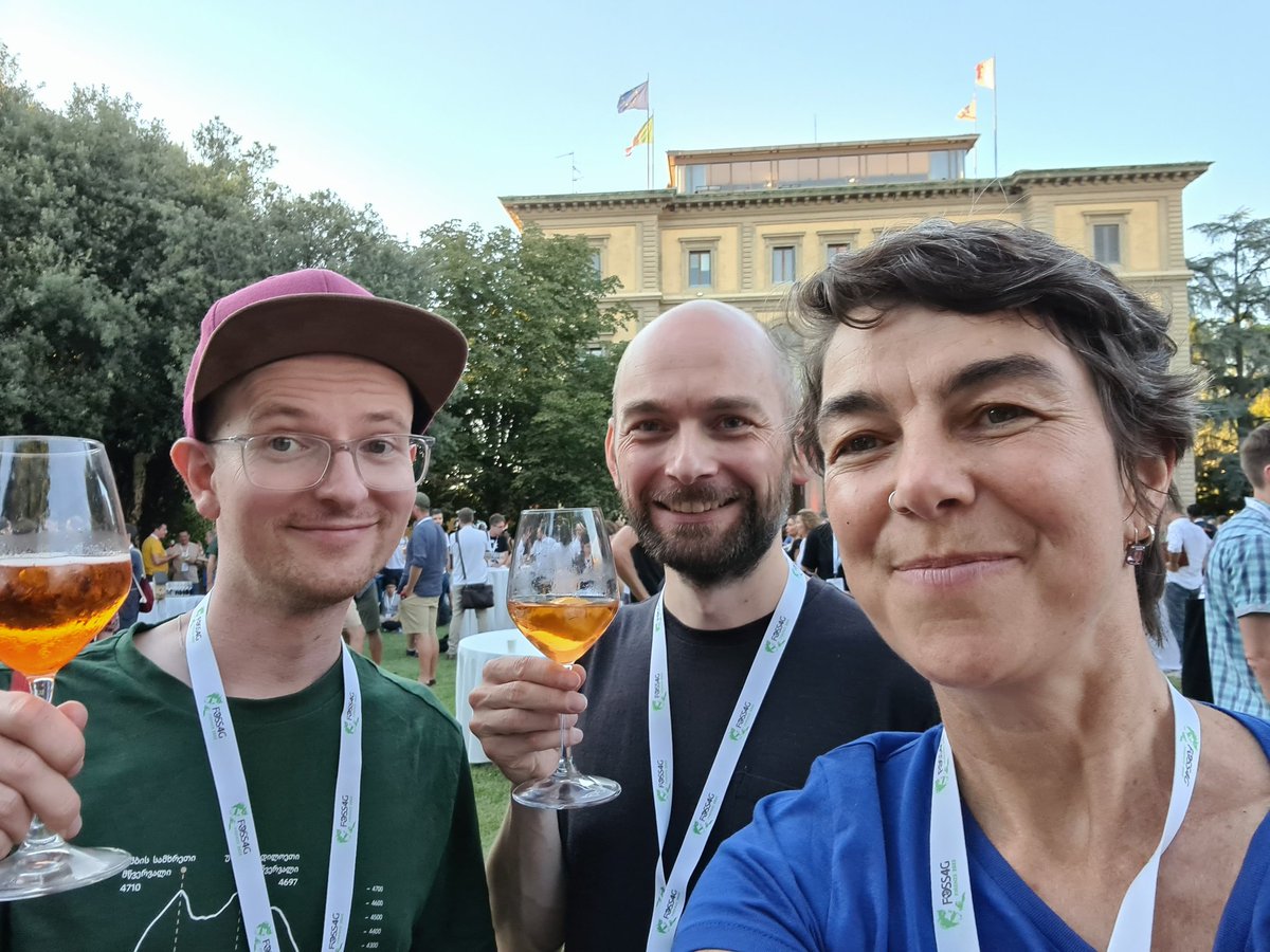 Greetings from the @WhereGroup_com team from #FOSS4G2022 ice-breaker event. We are enjoying the conference & are happy to meet you to discuss. @astroidex @cartocalypse @MathiasGroebe