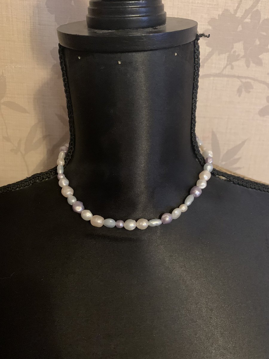 jainajewels's tweet photo. First 4 pearl necklaces up for sale on depop https://t.co/gHXzPAtxXB