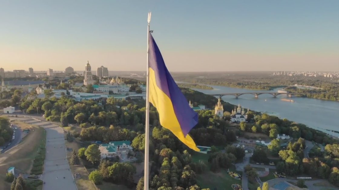 Oleh_Mykytyn's tweet photo. Happy Independence Day, my brave Ukraine 🇺🇦
It’s difficult time for us, but we’ve continue fighting every day for world’s democracy and showed real #colorsOfFreedom 💙💛
Today, we claiming only such russian or any invaders’ parade is possible in our Kyiv. Victory parade soon🙏🏻 https://t.co/UFJlj8eFpH